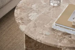 ACTONA GROUP Couchtisch »Vega« Couchtisch, und V-förmig Gestell matt Latte lackiert Marmor, Ø90x42 cm