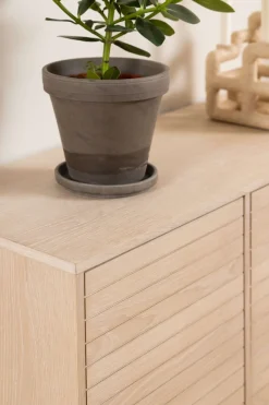 ACTONA GROUP Sideboard »Linley Anrichte, Lamellenfront,« gerillte Front, Eiche furniert, 4 Türen, 4 E-böden, B: 180 cm