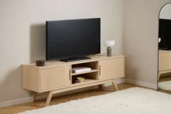 ACTONA GROUP TV-Schrank »Marte - zeitlos & praktisch mit flexiblen Aufbewahrungsmöglichkeiten« Langlebiger TV-Tisch aus massiver Eiche mit viel Stauraum. B: 160 cm