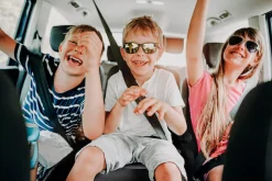 BabyGo Kindersitzerhöhung »Bursa IV Isofix 126-150 cm« vorwärts gerichtet