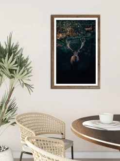 Bönninghoff Bild mit Rahmen »Wandbild gerahmt HIRSCH 50x70 cm – Edles Waldmotiv dunkle Farben« Hirsch | Landschaft | Natur | Tiere | Wald | mystischer Wald 1 Stk. tlg. mit dekorativem Rahmen