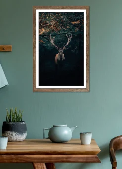 Bönninghoff Bild mit Rahmen »Wandbild gerahmt HIRSCH 50x70 cm – Edles Waldmotiv dunkle Farben« Hirsch | Landschaft | Natur | Tiere | Wald | mystischer Wald 1 Stk. tlg. mit dekorativem Rahmen