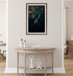 Bönninghoff Bild mit Rahmen »Wandbild gerahmt HIRSCH 50x70 cm – Edles Waldmotiv dunkle Farben« Hirsch | Landschaft | Natur | Tiere | Wald | mystischer Wald 1 Stk. tlg. mit dekorativem Rahmen