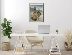 Bönninghoff Bild mit Rahmen »Wandbild gerahmt INSEL IM SEE 40x50 cm – Natur Wandbild beruhigend« Bäume | Felsen | Landschaft | Natur | See | Seebilder 1 Stk. tlg. mit dekorativem Rahmen
