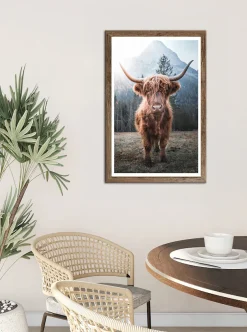 Bönninghoff Bild mit Rahmen »Wandbild gerahmt HOCHLANDRIND 50x70 cm – Rustikale Tierdeko aus den« Berge | Hochlandrind | Landschaft | Natur | Tiere 1 Stk. tlg. mit dekorativem Rahmen
