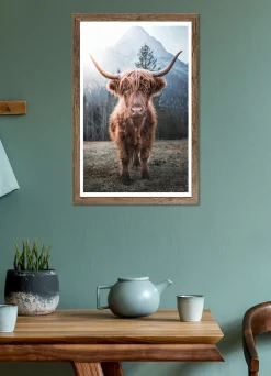 Bönninghoff Bild mit Rahmen »Wandbild gerahmt HOCHLANDRIND 50x70 cm – Rustikale Tierdeko aus den« Berge | Hochlandrind | Landschaft | Natur | Tiere 1 Stk. tlg. mit dekorativem Rahmen
