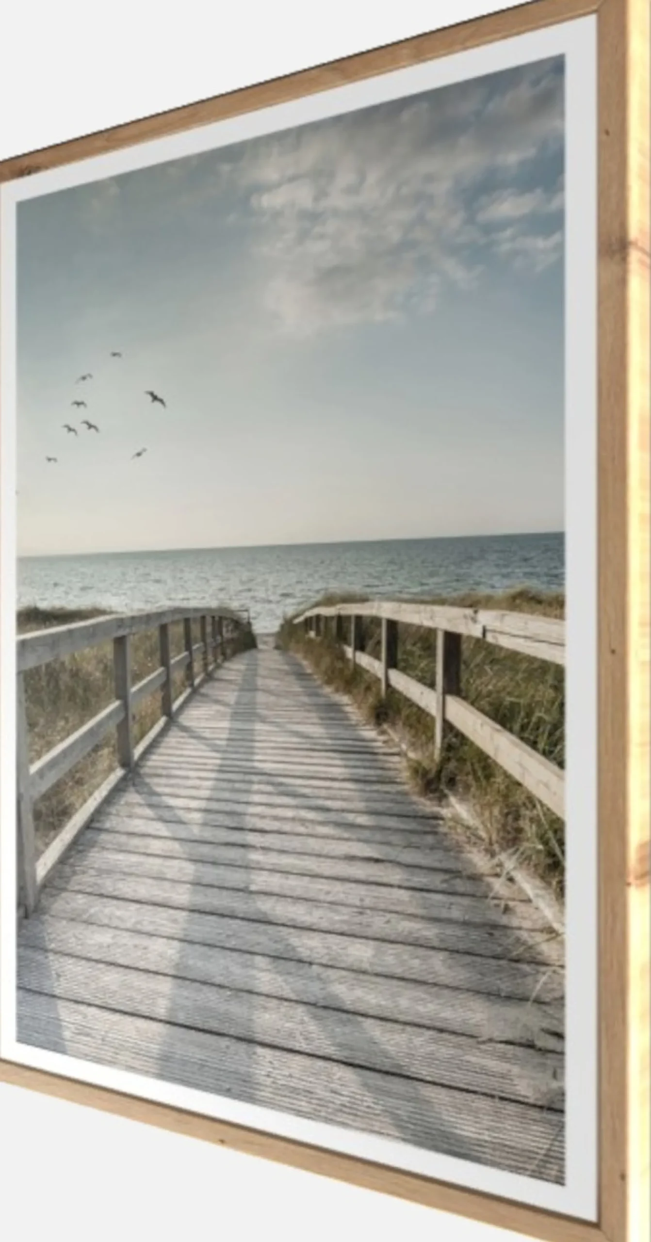 Bönninghoff Bild mit Rahmen »Wandbild gerahmt STEG ZUM MEER 50x70 cm – Maritime Küsten Deko« Meer | Natur | Steg | Strand | Vögel 1 Stk. tlg. mit dekorativem Rahmen