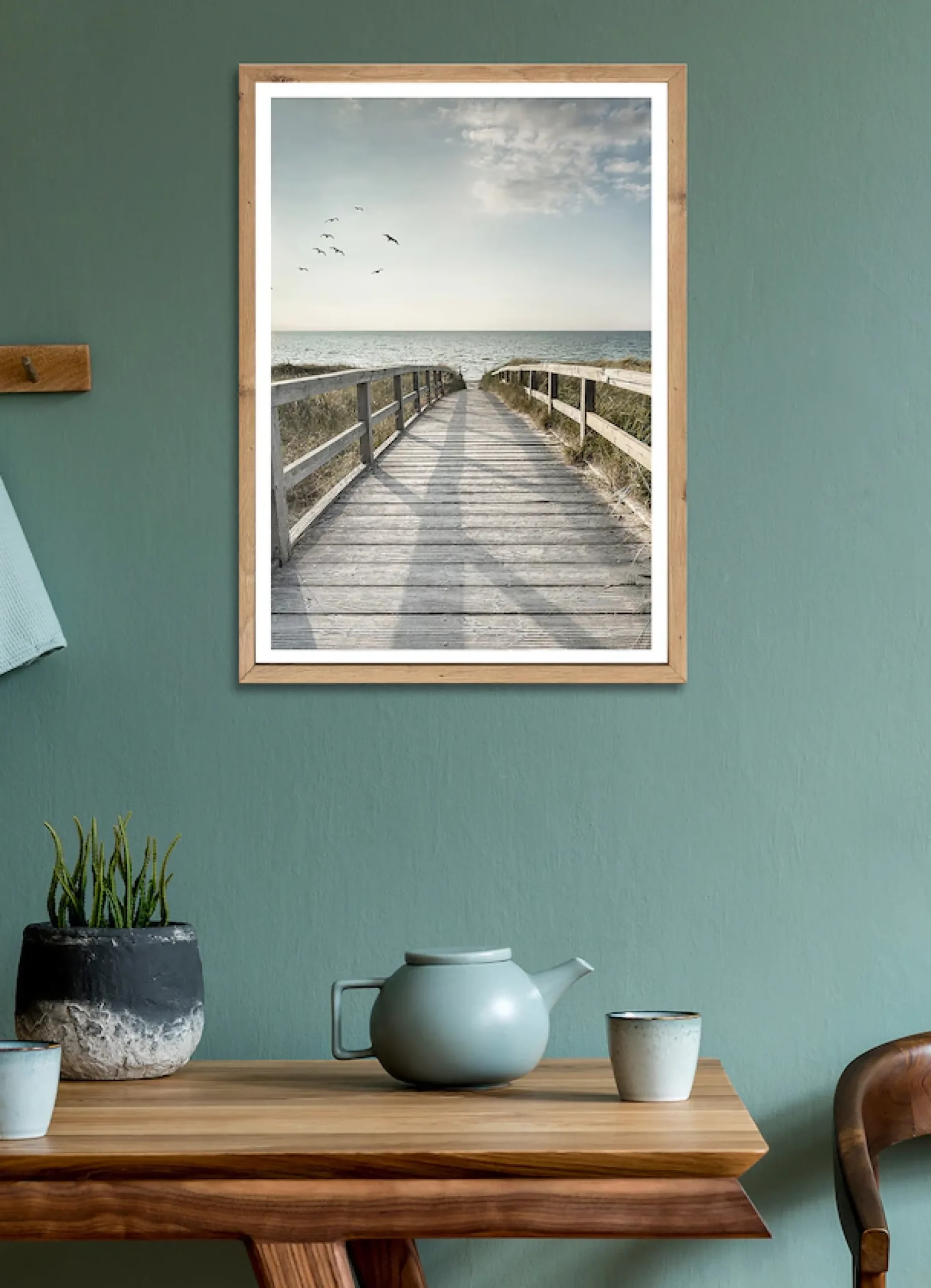 Bönninghoff Bild mit Rahmen »Wandbild gerahmt STEG ZUM MEER 50x70 cm – Maritime Küsten Deko« Meer | Natur | Steg | Strand | Vögel 1 Stk. tlg. mit dekorativem Rahmen