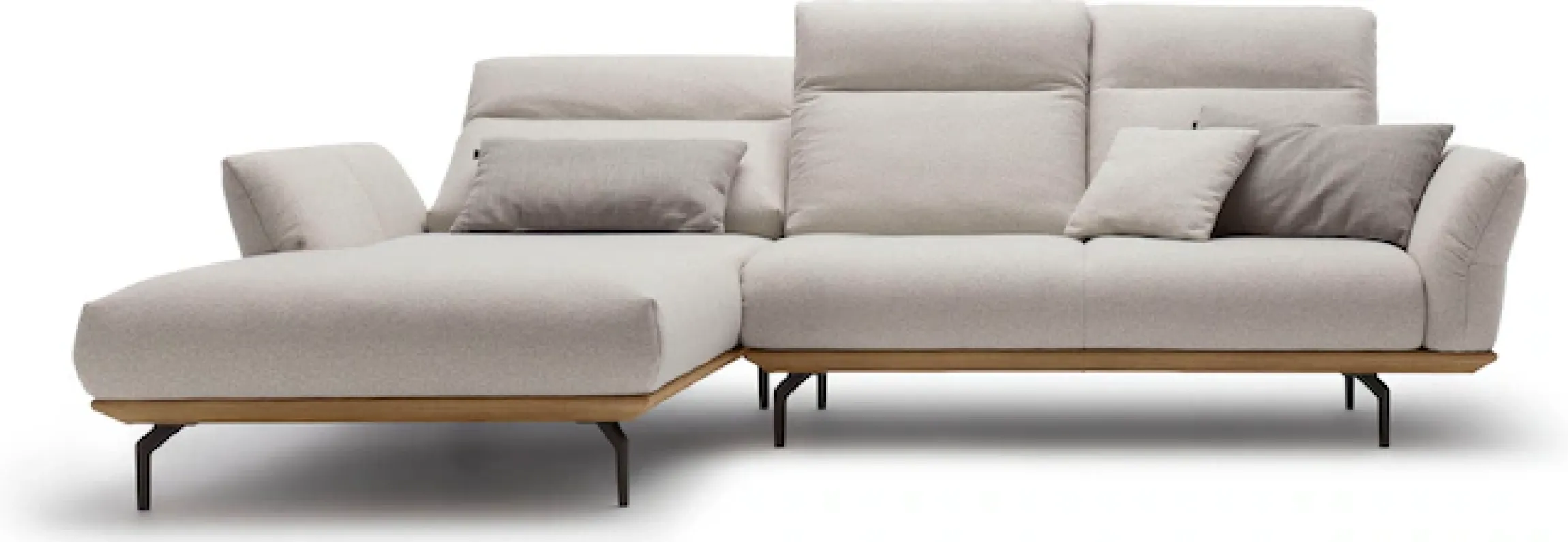 Creation BY ROLF BENZ Ecksofa »CR.460 Designsofa, verstellbare Rückenlehne, hochwertig & bequem« Sockel in Nussbaum, Winkelfüße in Umbragrau, Breite 298 cm