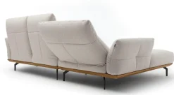 Creation BY ROLF BENZ Ecksofa »CR.460 Designsofa, verstellbare Rückenlehne, hochwertig & bequem« Sockel in Nussbaum, Winkelfüße in Umbragrau, Breite 298 cm