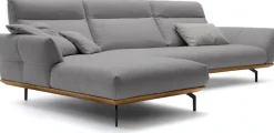 Creation BY ROLF BENZ Ecksofa »CR.460 Designsofa mit erstklassigem Sitzkomfort« Sockel in Nussbaum, Winkelfüße in Umbragrau, Breite 338 cm
