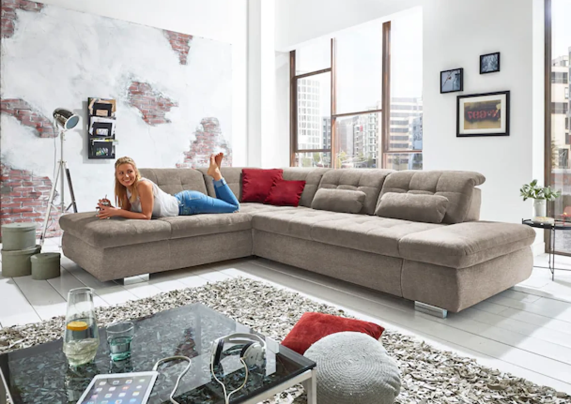 Die PlanBar Ecksofa »MP-IN17004 L-Form, Breite 323 cm, mit Federkern-Polsterung« inkl. Sitztiefenverstellung, wahlweise weitere Funktionen
