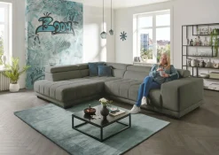 Die PlanBar Ecksofa »MP-IN15053 L-Form breiter Schenkel« mit Kopfteilverstellung, wahlweise mit manueller Vorziehbank