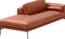 Egoitaliano Ottomane »Masu, Design trifft super Sitzkomfort, mit toller Detailverarbeitung« Rückenkissen und Armteilrolle für mehr Komfort, mit Metallfüßen