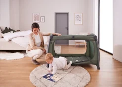 Hauck Baby-Reisebett »Play N Relax Center, dark blue« inkl. Neugeboreneneinhang, Wickelmulde, Ausstieg, Räder