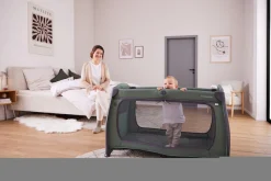 Hauck Baby-Reisebett »Play N Relax Center, darkgreen« inkl. Neugeboreneneinhang, Wickelmulde, Ausstieg, Räder