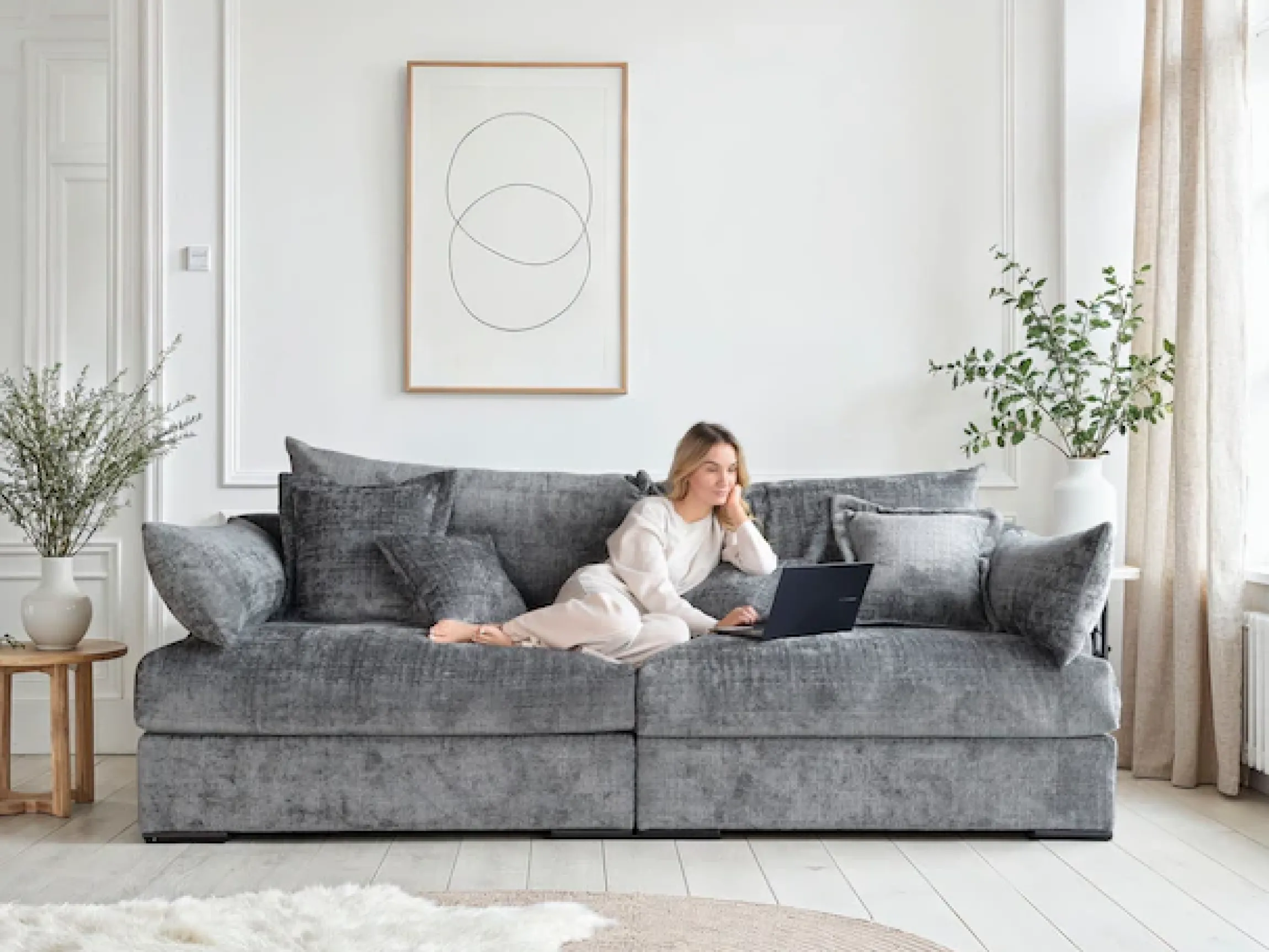 Home affaire Big-Sofa »Casa XXL, B: 247 cm« 4 Zierkissen, Mega-Sofa, in Cord oder Chenille-Struktur, Federkern