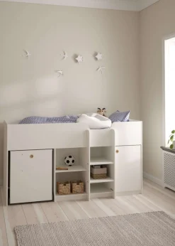 Home affaire Etagenbett »Halbhohes Hochbett mit viel Stauraum« Halbhohes Bett mit integrierten Regalfächern
