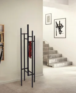 Home affaire Garderobenständer im skandinavian Design, aus keilverzinkter massiver Buche