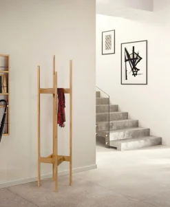 Home affaire Garderobenständer im skandinavian Design, aus keilverzinkter massiver Eiche, FSC®