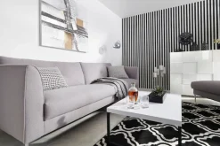 Home affaire Highboard »Dama Höhe 111 cm, Breite 121 cm, Kommode 2 Türen, Hochkommode« Front in 3D-Optik, viel Stauraum, verschiedene Farben