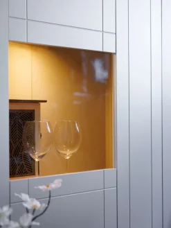 Home affaire Highboard »Warwick, Hochkommode, Vitrine, Glasvitrine, Kombi-Highboard« Modernes Highboard: Kaschmir-Dekor, 2 Türen, Heißfolienprägung