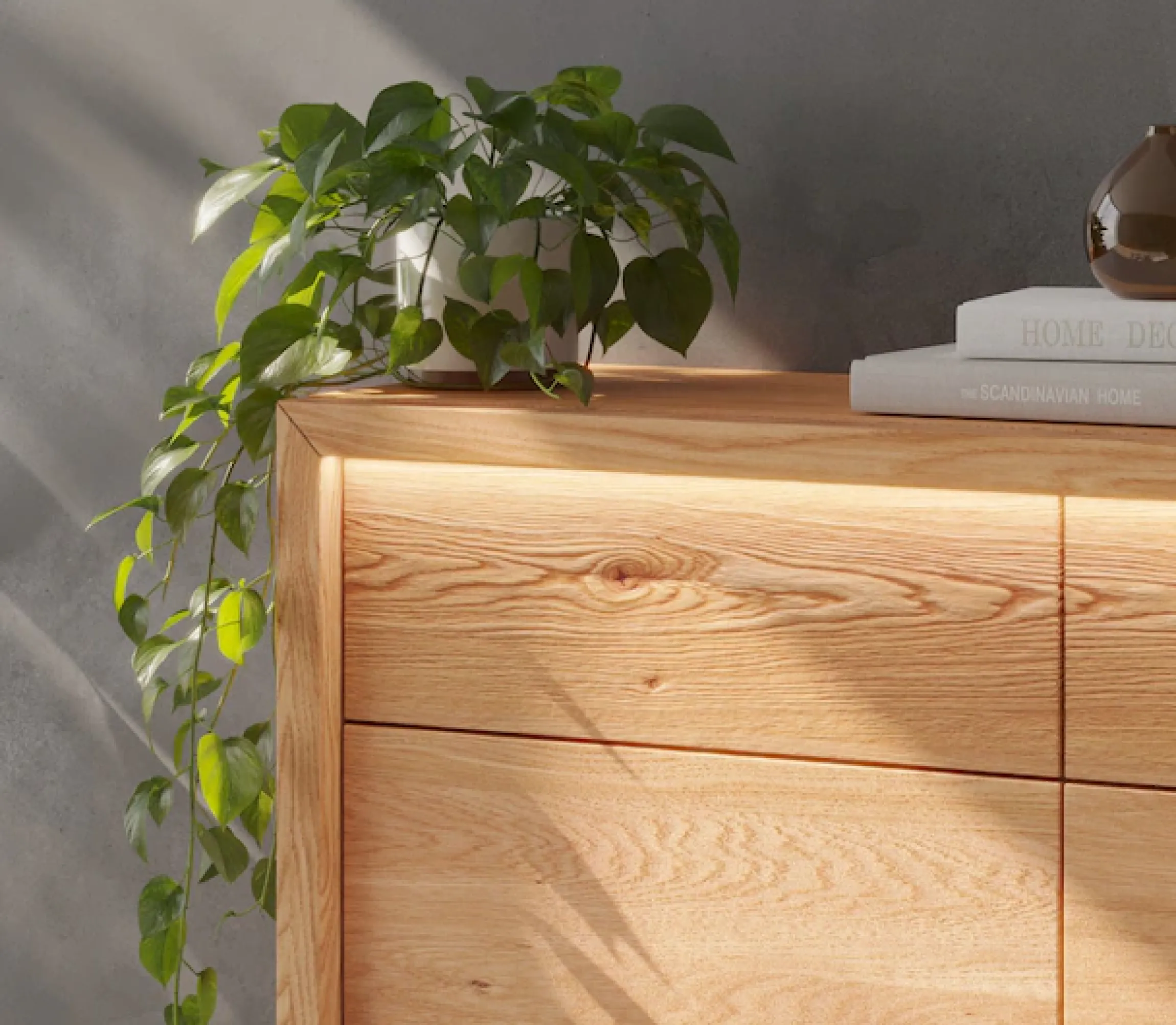 Home affaire Kommode »Léopoldine« Kommode aus Kernbuche, inkl. LED-Beleuchtung