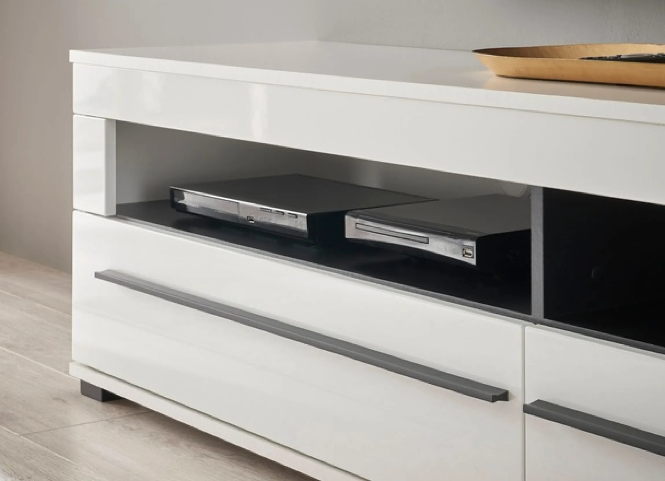 Home affaire Lowboard »Cantara, TV-Unterteil modern, Kommode in Eiche Evoke, Weiß o Kaschmir« schwarze Stangengriffe, ausreichend Stauraum, vielseitig einsetzbar