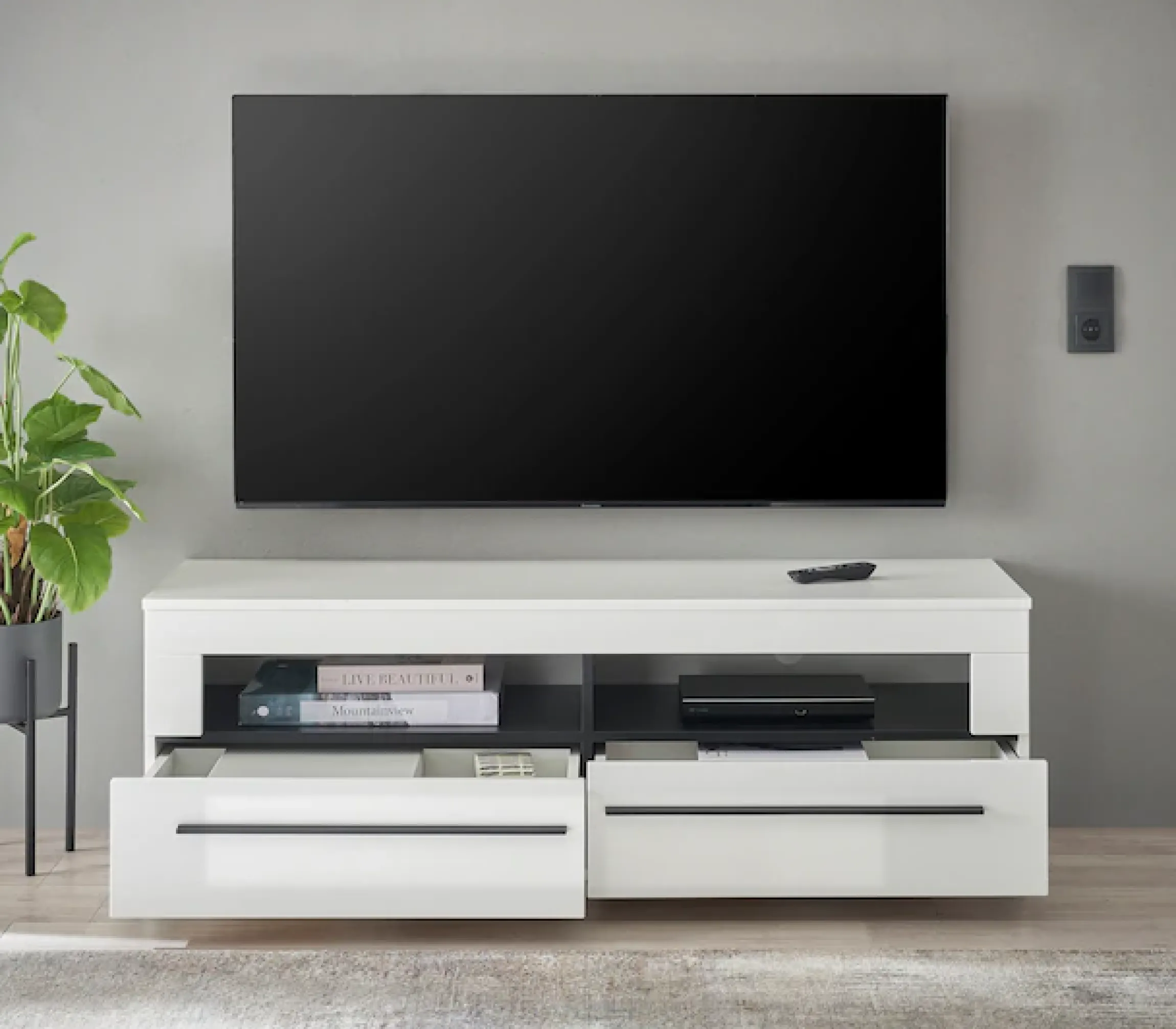 Home affaire Lowboard »Cantara, TV-Unterteil modern, Kommode in Eiche Evoke, Weiß o Kaschmir« schwarze Stangengriffe, ausreichend Stauraum, vielseitig einsetzbar