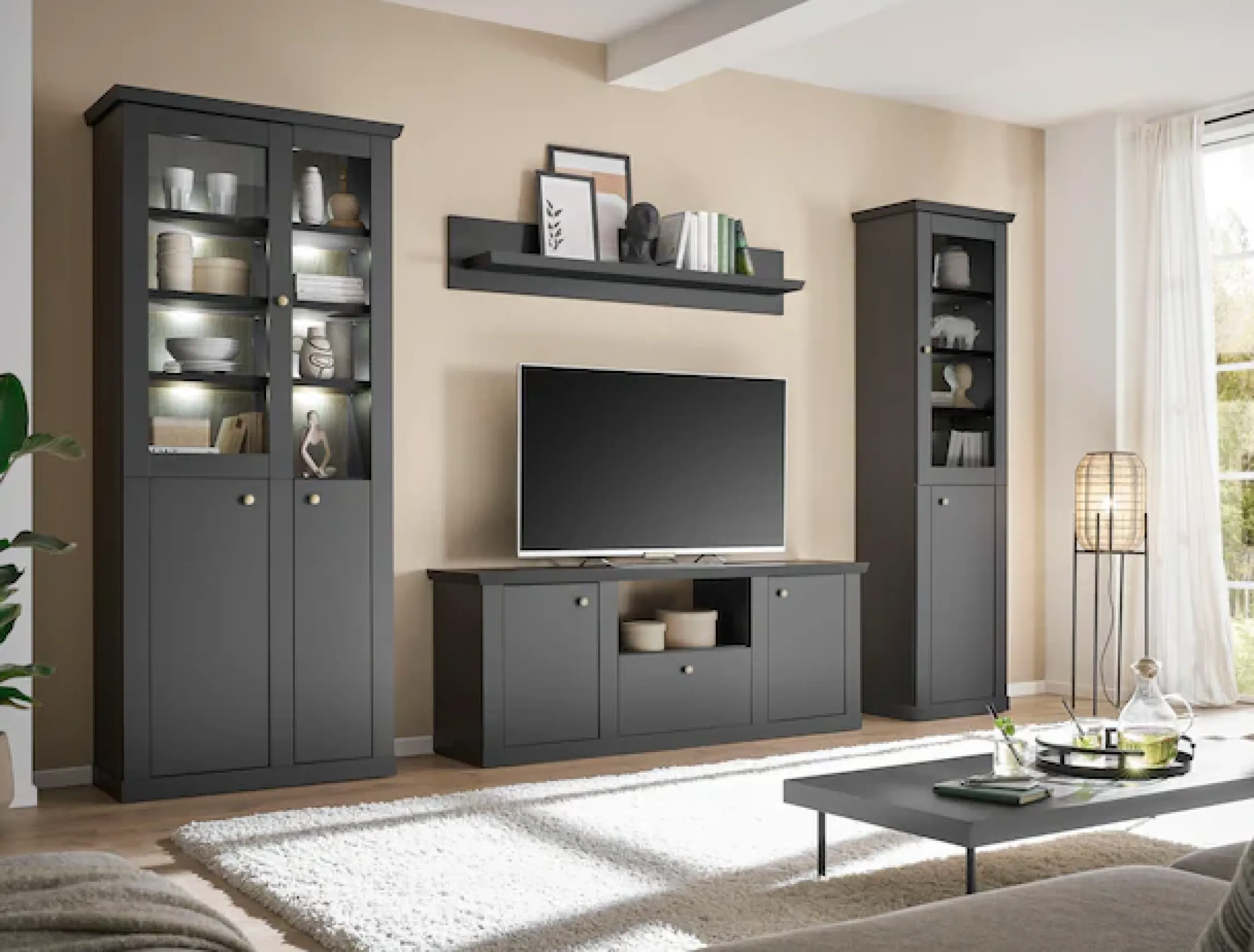 Home affaire Lowboard »Lincoln, moderner TV-Schrank, schwarze Kommode, TV-Unterschrank« edles Design, messingfarbene Knopfgriffe, in 2 Größen verfügbar