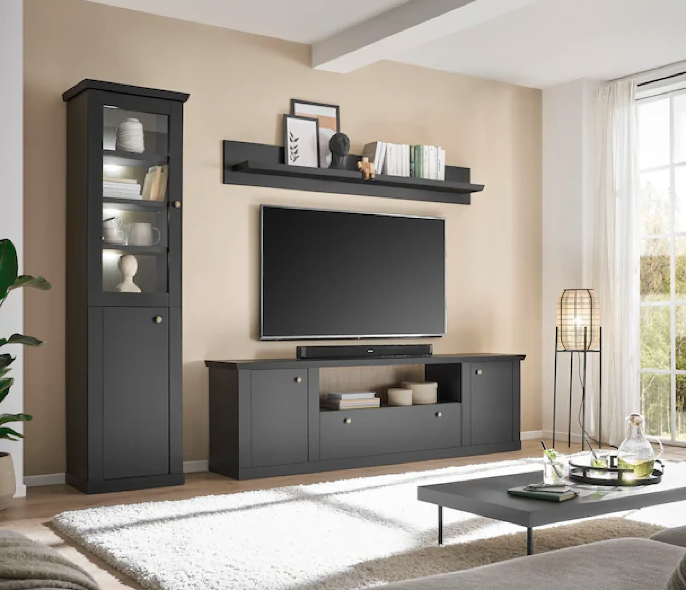 Home affaire Lowboard »Lincoln, moderner TV-Schrank, schwarze Kommode, TV-Unterschrank« edles Design, messingfarbene Knopfgriffe, in 2 Größen verfügbar