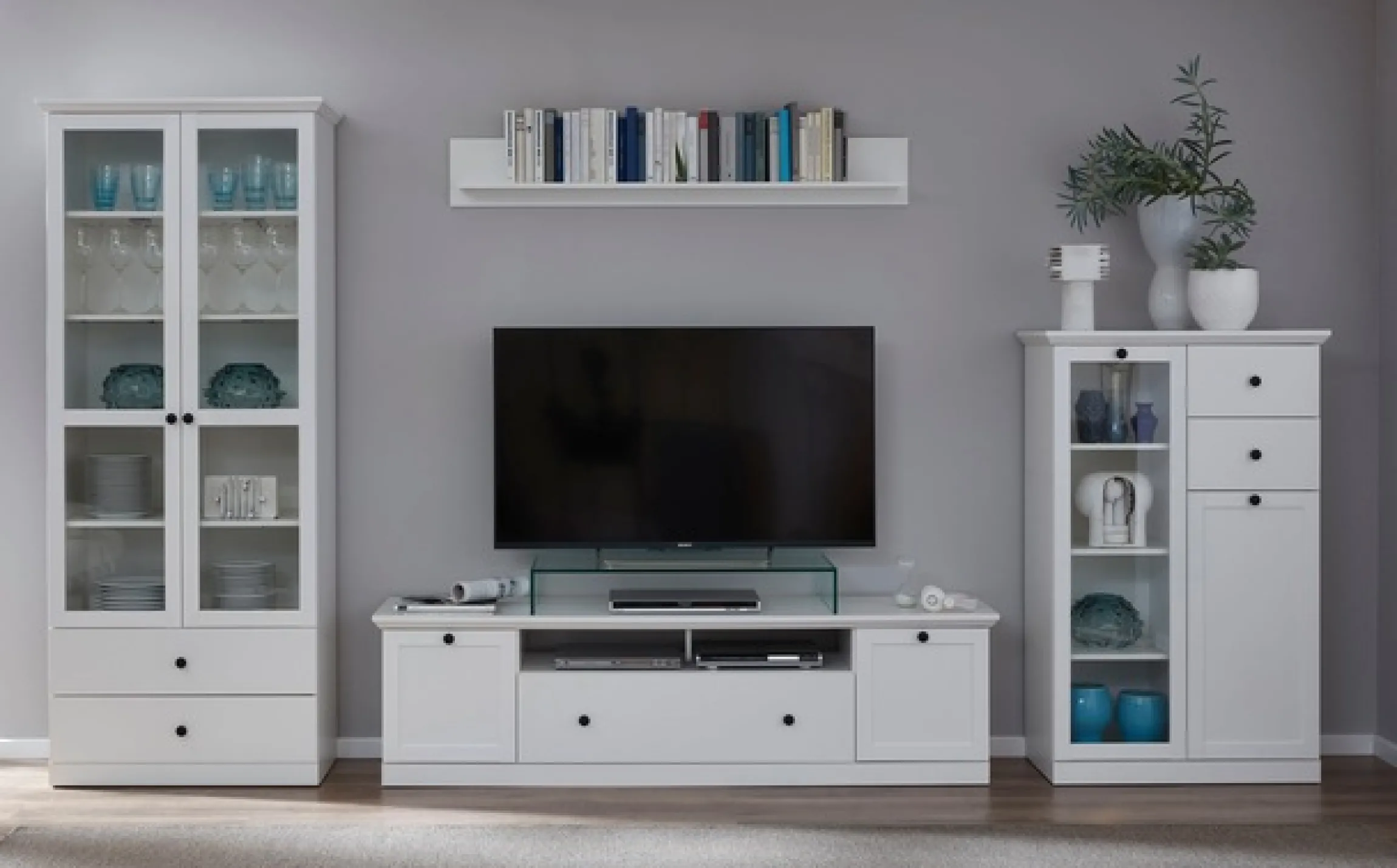 Home affaire Lowboard »Örebro« Kommode, zeitloser Landhausstil, Beleuchtung optional