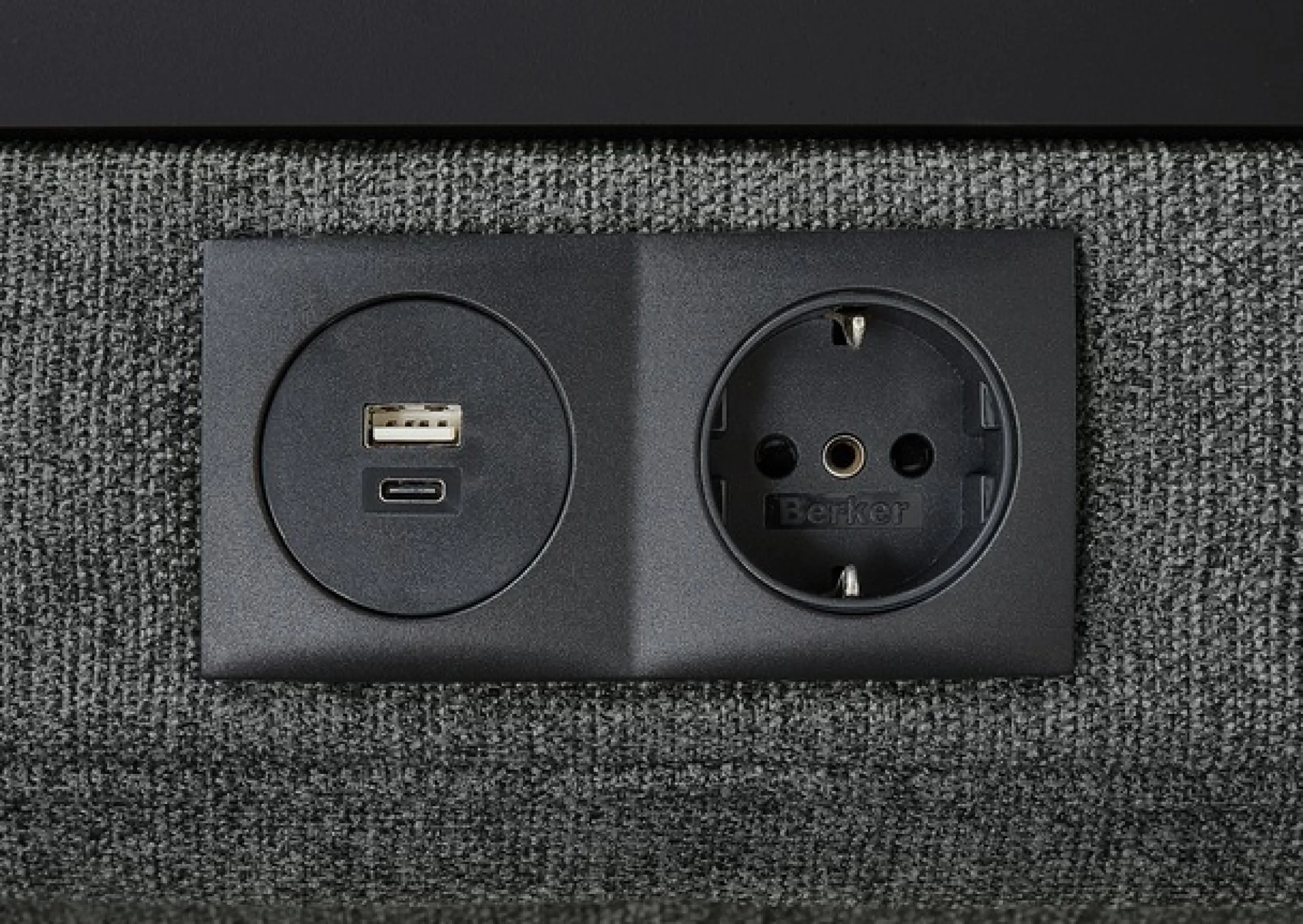 Home affaire Polstergarnitur »Turin, 2,5- & 3-Sitzer mit elektrischer Relaxfunktion« Set, 4 tlg. tlg. inkl. Tisch, USB & Steckdose, Federkern & pflegeleichtem Bezug
