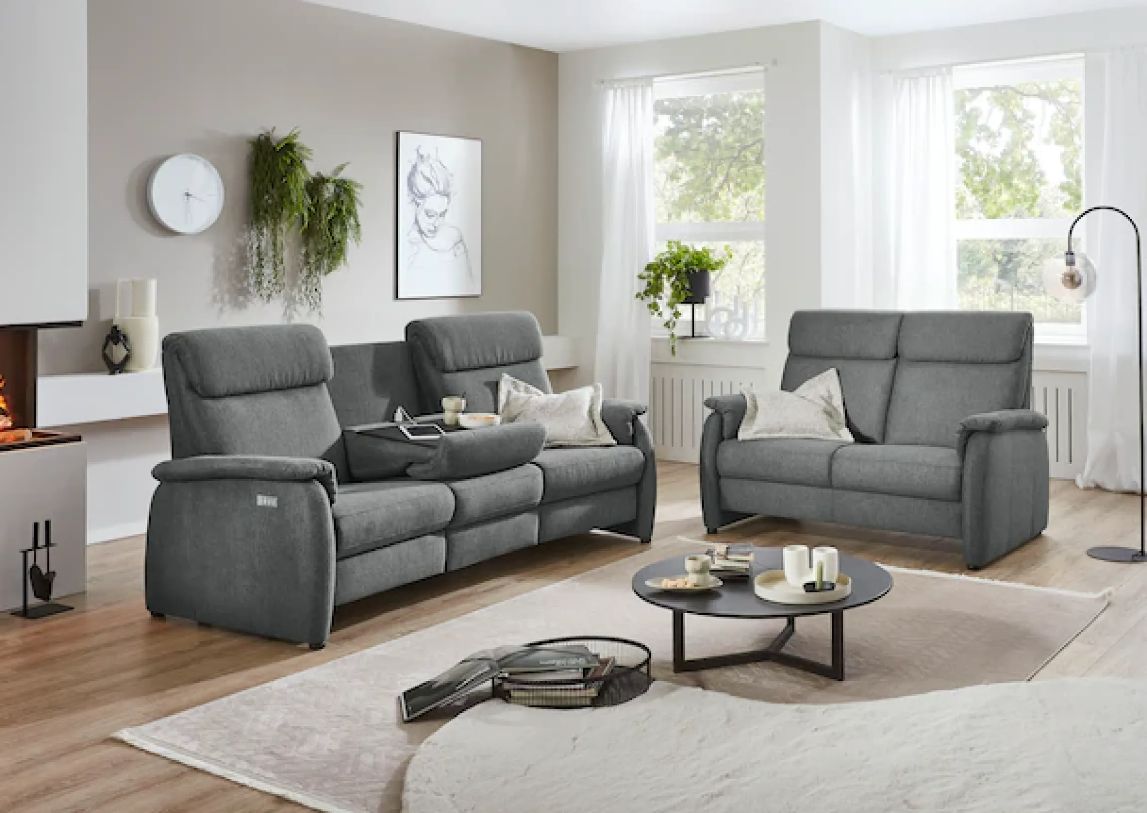Home affaire Polstergarnitur »Turin, 2,5- & 3-Sitzer mit elektrischer Relaxfunktion« Set, 4 tlg. tlg. inkl. Tisch, USB & Steckdose, Federkern & pflegeleichtem Bezug
