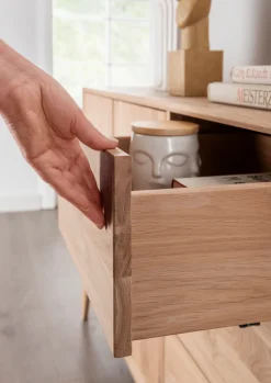 Home affaire Sideboard »Koda, Anrichte mit 2 Schränken & 3 Schubladen, Push-to-Open-Funktion« Massives Eichenholz, verstellbare Einlegeböden, Minimalistischer Stil