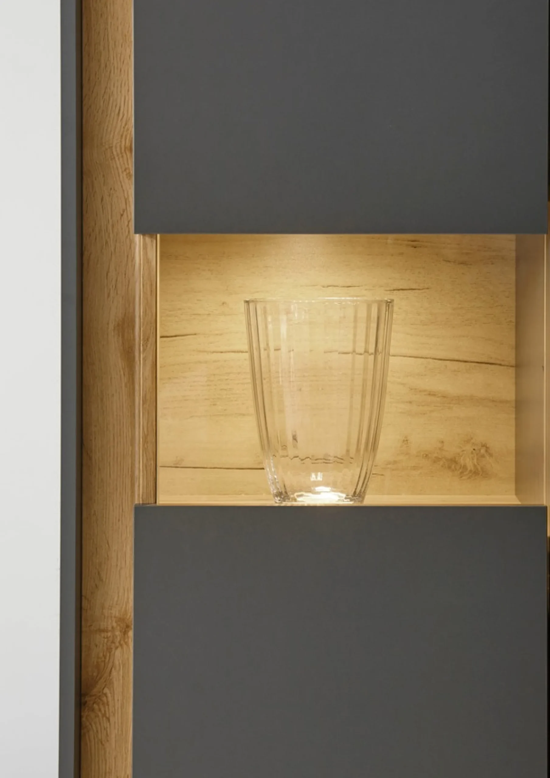 Home affaire Vitrine »City/Giron, moderner Hochschrank, Glasvitrine« zeitlos, modern, ausreichend Stauraum, vielseitig einsetzbar
