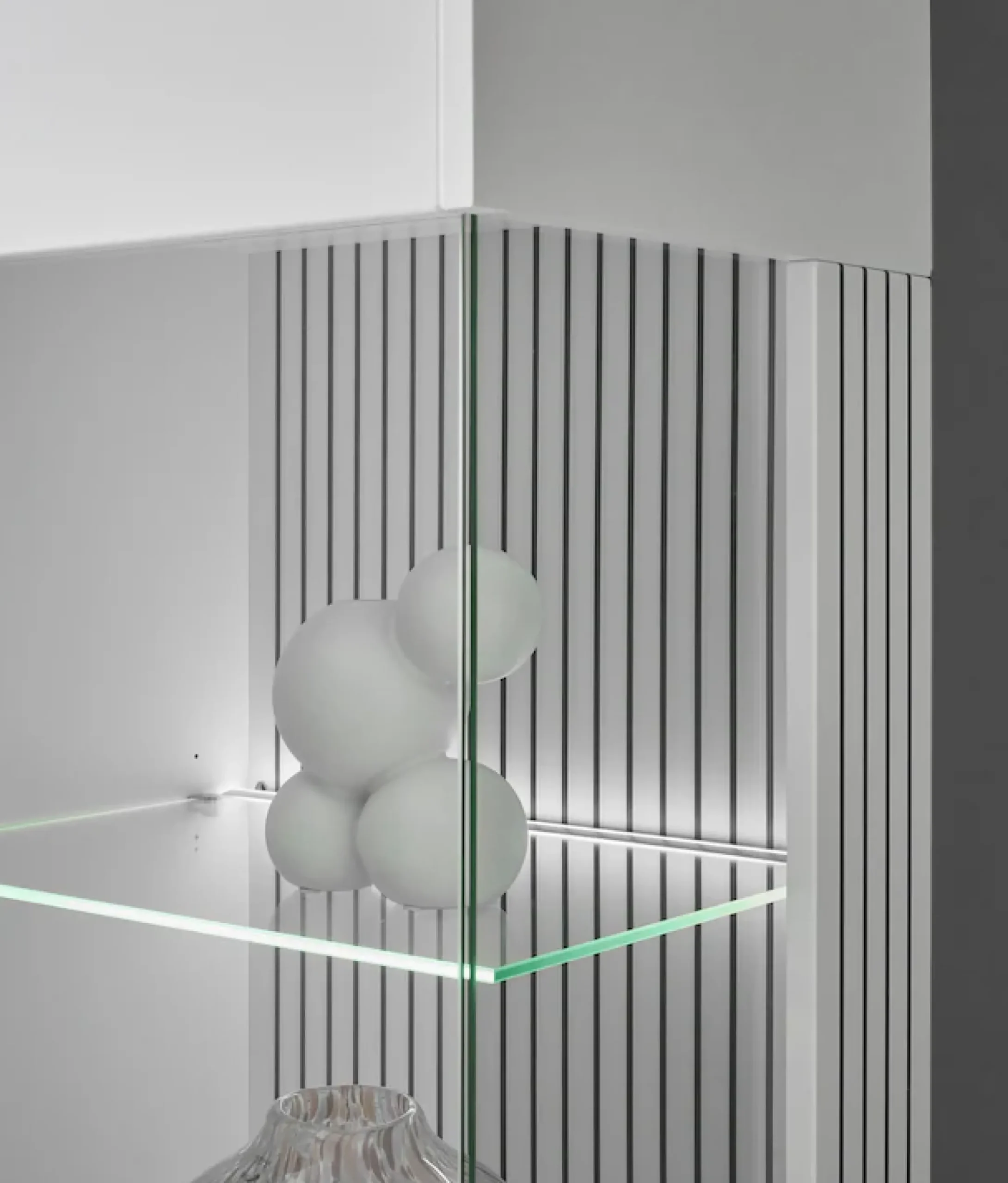 Home affaire Vitrine »Hudson, Stauraumvitrine, Standvitrine« in moderner Trendfarbe, Griffe aus Metall (Schwarz), Höhe 125 cm