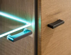 Home affaire Vitrine »Soleto, Vitrinenschrank in Evoke Eiche, moderne Glasvitrine« ausreichend Stauraum, schwarze Griffe aus Metall, zeitlos