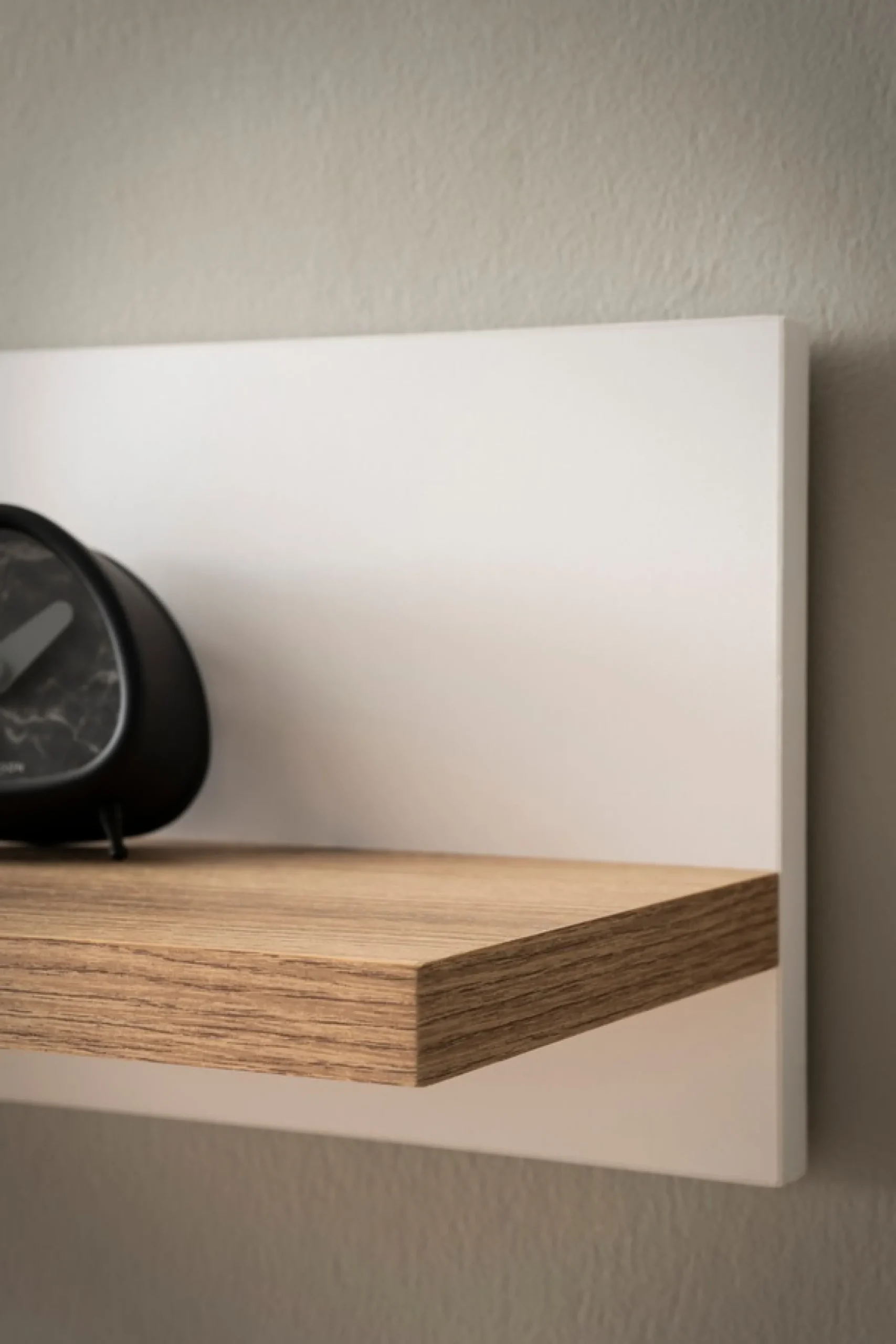 Home affaire Wandboard »Salerno, modernes Wandregal, Wandhalter mit Ablagefläch, 180 cm breit« vielseitig einsetzbares Hängeregal, Weiß mit Eiche Evoke Dekor