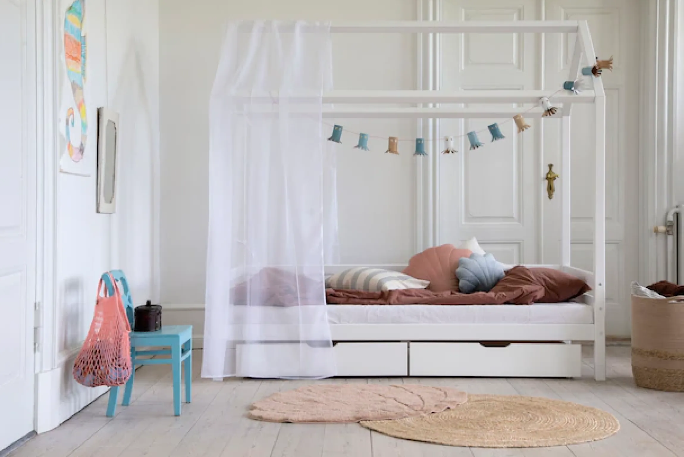 Hoppekids Kinderbett »ECO Dream« Hausbett mit Dach 90x200 massiv weiß