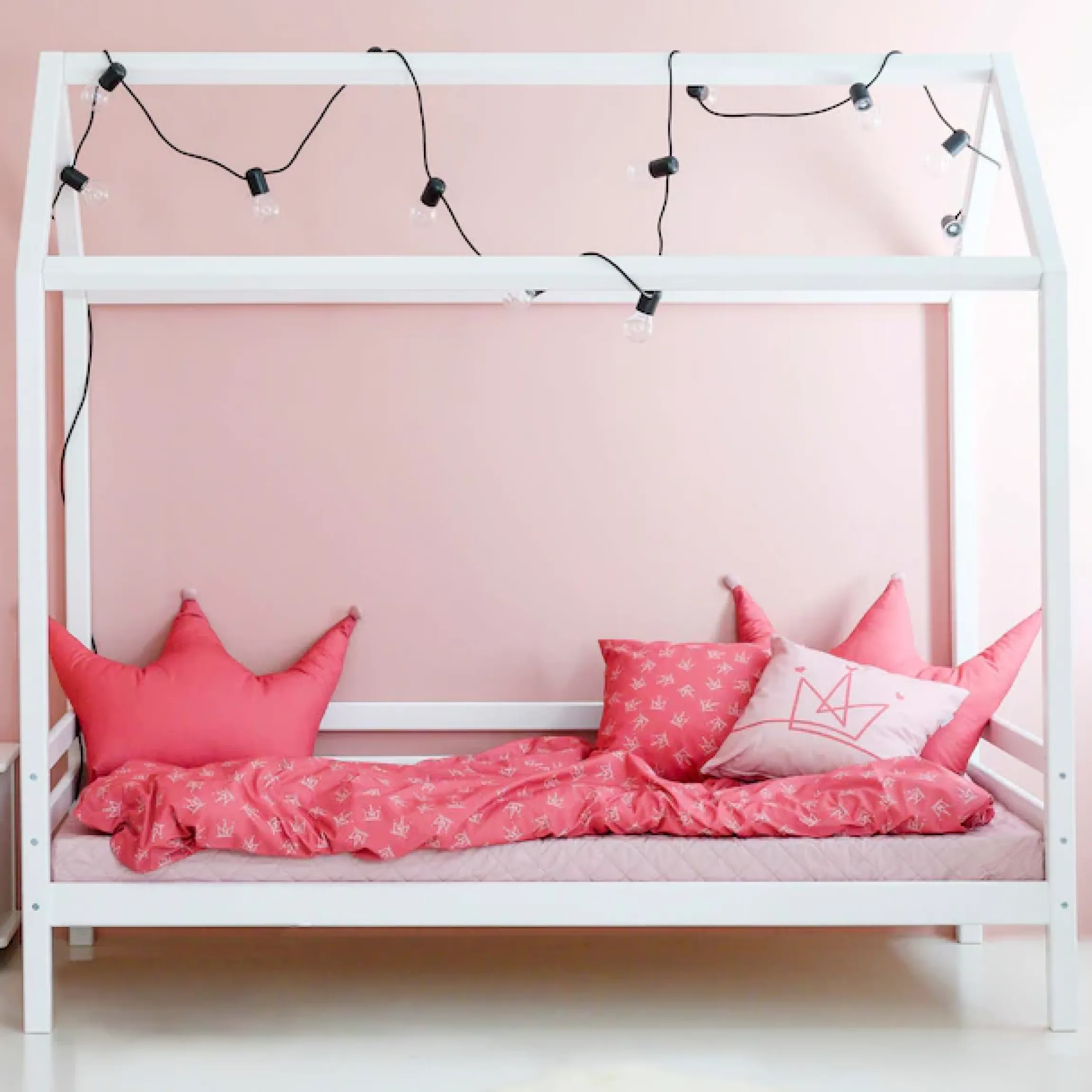 Hoppekids Kinderbett »ECO Dream« Hausbett mit Dach 90x200 massiv weiß