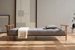 INNOVATION LIVING ™ Schlafsofa »Splitback Frej, Sofa mit Funktion, bequem mit Federkernunterfederung« mit stabilen Armlehnen aus Eichenholz, skandinavisches Design