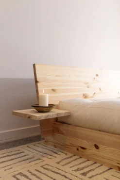 Karup Design Bettgestell »Latch Bed mit Kopfteil, FSC®-zertifiziertes Massivholz, Made in Europe« mit 2 Ablagen, inklusive Lattenrost, ohne Matratze, massive Qualität