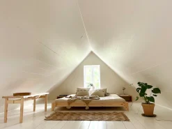 Karup Design Futonbett »Elan Bettgestell, massiv Kiefernholz, minimalistisches Scandi Design« Inklusive Lattenrost, in verschiedenen Breiten erhältlich