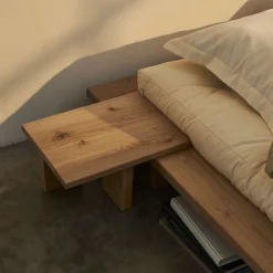 Karup Design Nachttisch »Japan Bed side table, FSC®-zertifiziertes Massivholz, made in Europe« B 45 cm, T 34 cm, H 23 cm. Beidseitig ansetzbar,Eiche, speziell für Japan Bed entworfen ? perfekt integriert & passend