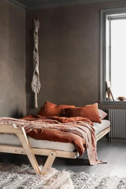 Karup Design Schlafsofa »Grab, inkl. Futonmatratze - aus massivem Kieferholz, 130x190 cm« Mit Holzstruktur, inkl. Futonmatratze, Liegefläche 130x190 cm