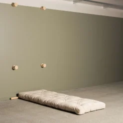 Karup Design Schlafsofa »Hooked Sofa Bed / Sleeper Chair – Sitz- oder Schlafplatz, platzsparend« Futonmatratze inkl. Halterungsset aus FSC®-zertifiziertem Massivholz