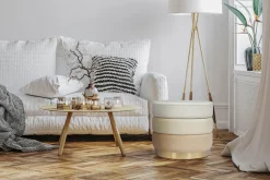 Kayoom Sitzhocker »Hocker Elyse, Edler Touch durch goldenen Sockel« 1 Stk. tlg. samtweich, hochwertig, Perfekt aufeinander abgestimmte Farben