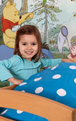 Komar Fototapete »Pooh's House - Größe 368 x 127 cm« bedruckt glatt Kinderzimmer