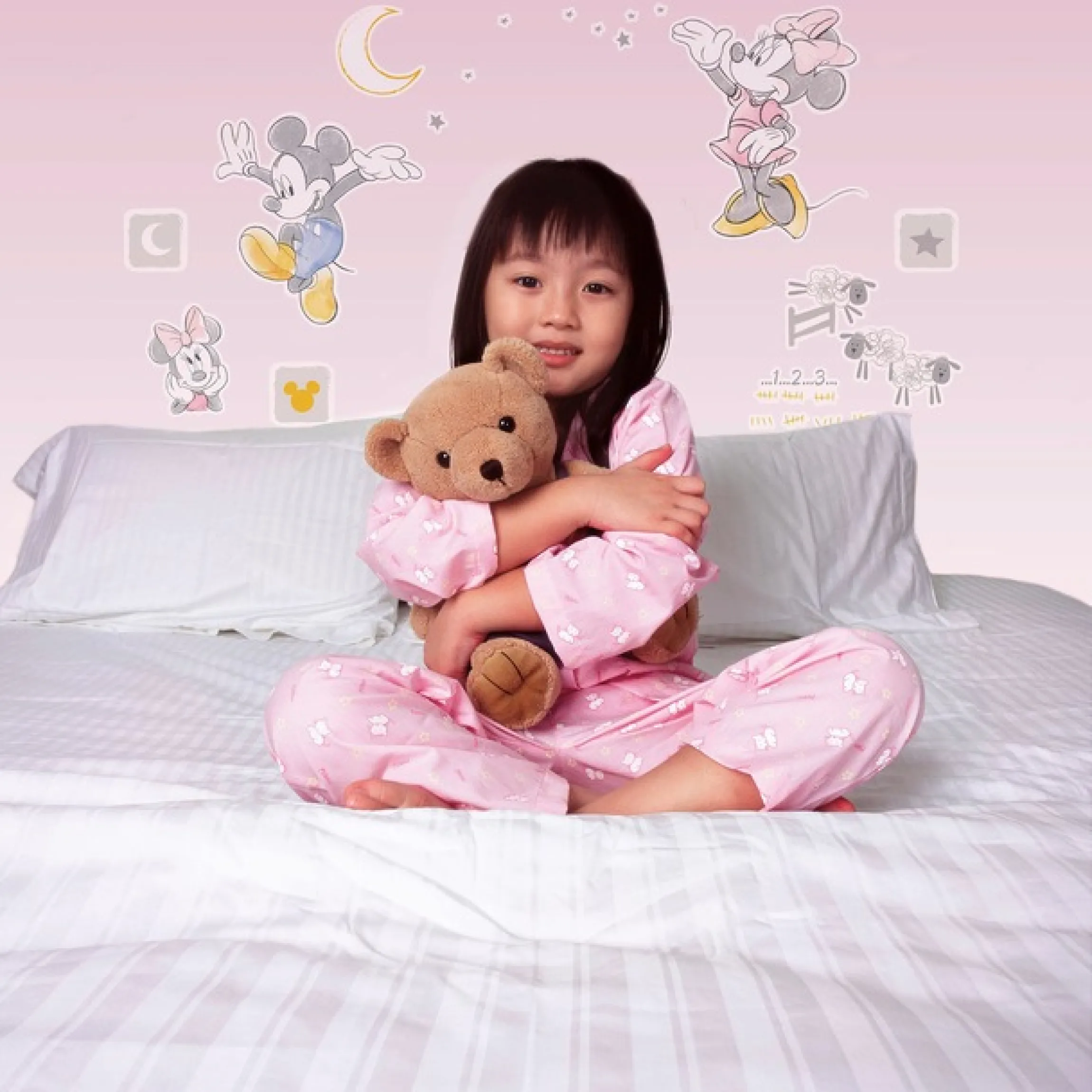 Komar Wandtattoo »Mickey Counting Sheeps - Größe 50 x 70 cm« selbstklebend, Wandsticker, Kinderzimmer